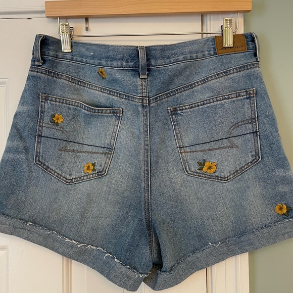 American Eagle embroidered flower printed mom shorts size 10 - Picture 5 of 8